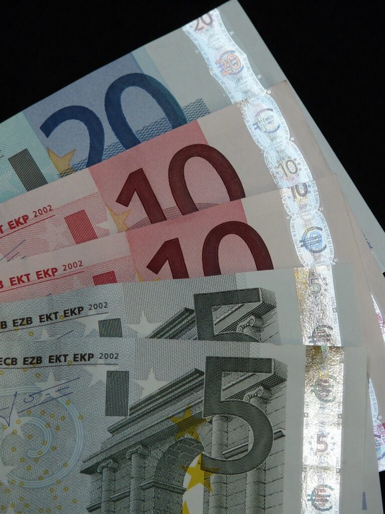 money, banknotes, euro, worth, precious, pay, paper money, seem