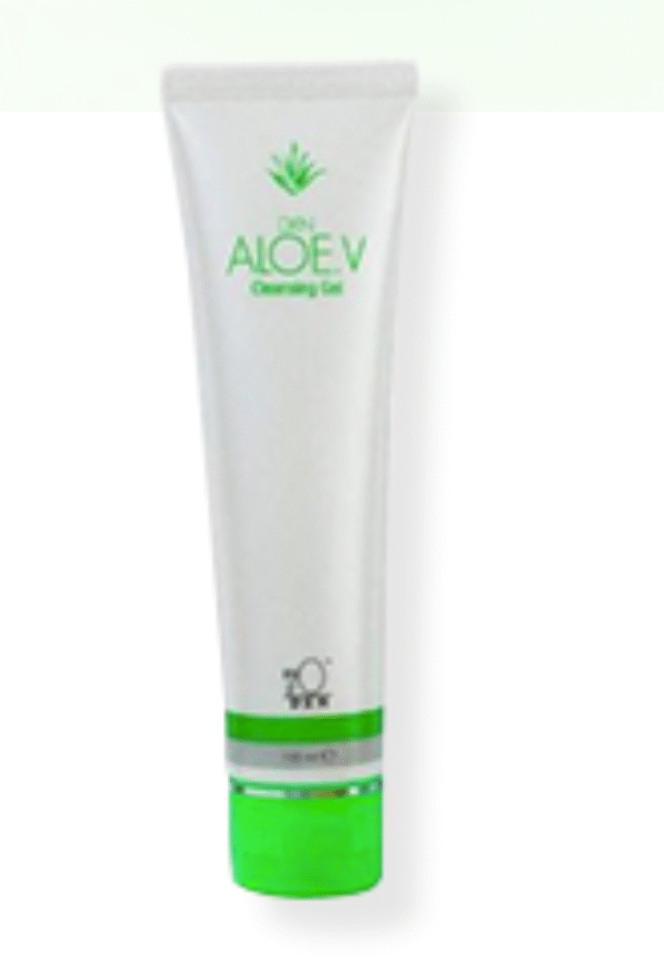 🧾 وصف مبسط بعض أنواع الجل تُنظف، لكنها تُزعج البشرة… Aloe.V Cleansing Gel يفهم أن البشرة ليست عدواً يجب محاربته، بل كائناً حيًا يحتاج عناية. يغسل الشوائب، يترك الجلد يتنفس، ويعيد إليه الشعور بالراحة… كما لو أنه لم يُرهق قط. ✅ الفوائد الرئيسية يزيل الأوساخ والدهون بلُطف دون تجفيف يُهيّئ البشرة لتستقبل الترطيب والعناية يُقلل من التهيجات والاحمرار الناتج عن الغسولات القوية يناسب البشرة الحساسة والمجهدة لا يترك شدًّا أو ملمسًا صابونيًا بعد الغسل dxndirlabas.com