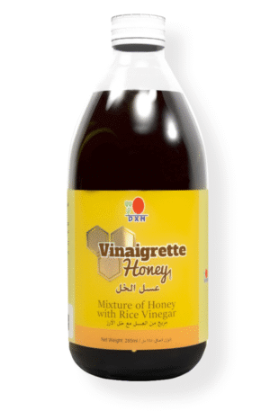 🧾 وصف مبسط ليس مجرد خلّ… بل خلّ يعرف كيف يوازن بين الطعم والفائدة. Vinaigrette Honey يمنح الجسم دفعة من الحيوية، ويعيد توازن الجهاز الهضمي، ويساعد في تنظيم مستويات السكر والدهون في الدم. رشّة منه في الماء كل صباح… وقد تتغيّر حيويتك بالكامل. ✅ الفوائد الرئيسية يساعد في تنظيم مستويات الكولسترول والسكر في الدم يحسن الهضم ويخفف من الانتفاخ بعد الأكل يدعم عملية إزالة السموم من الكبد والجهاز الهضمي يعزز النشاط اليومي بفضل العسل والجانوديرما