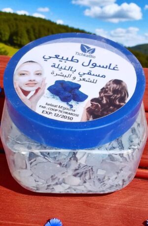 🧾 وصف مبسط في البادية كانت "النيلة" تُستعمل لتوحيد لون البشرة وتعزيز نعومتها، واليوم تعود إليك في وصفة حديثة بلمسة تراثية. غاسول النيلة يُنقّي، يُفتّح بلطف، ويمنحك ملمسًا مخمليًا طبيعيًا من أول استعمال… سواء لبشرتك أو لشعرك. ✅ الفوائد الرئيسية يوحّد لون البشرة ويُخفف آثار التصبغات ينظف الجلد بعمق دون أن يُسبب جفافًا يمنح الشعر لمعانًا وملمسًا حريريًا مثالي لتفتيح المناطق الداكنة بطرق طبيعية وآمنة DxnDirLabas.com